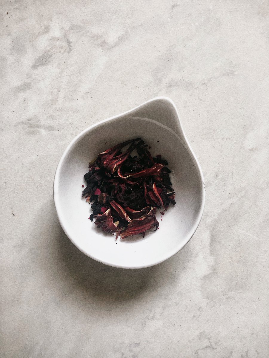 Ms A L B A 🍵🌱 📚 tweet media