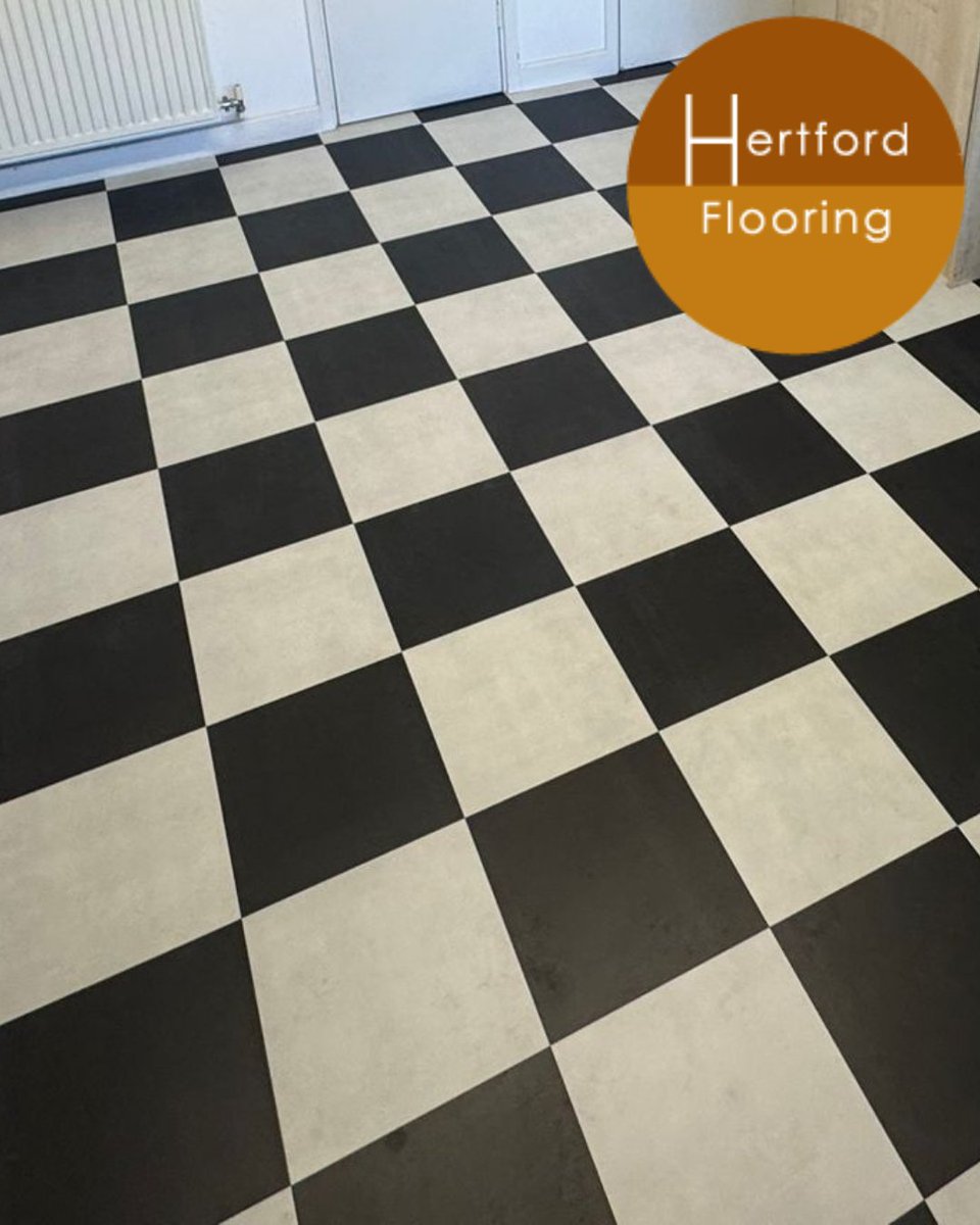 HertfordFloor's tweet image. Well this statement #floor is #amtico in the Signature range🤩
🏠🧡🏠🧡🏠
#hallway #kitchen 
🏠🧡🏠🧡🏠
#luxuryvinylflooring #lvt #luxuryvinyltiles #flooring #hertfordflooring #homeimprovement #homestyle #homedesign #home #style #inspiration 
🏠🧡🏠🧡🏠
It's a statement 😍