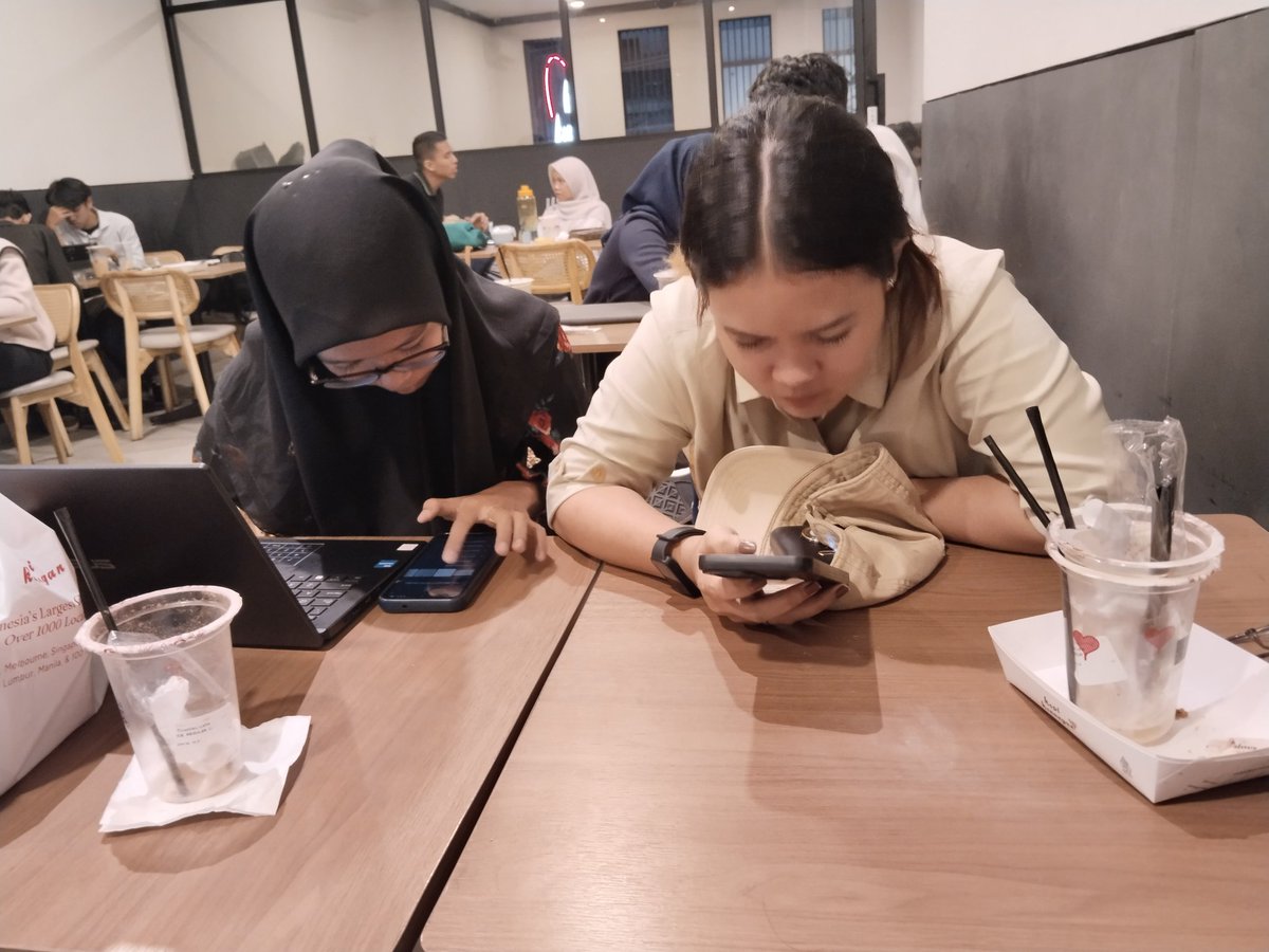 Ribka Azrael tweet media