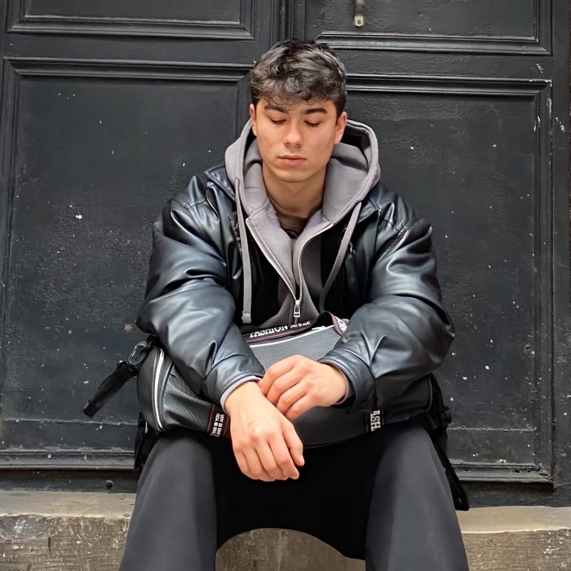 SİYAH SANCAK tweet media