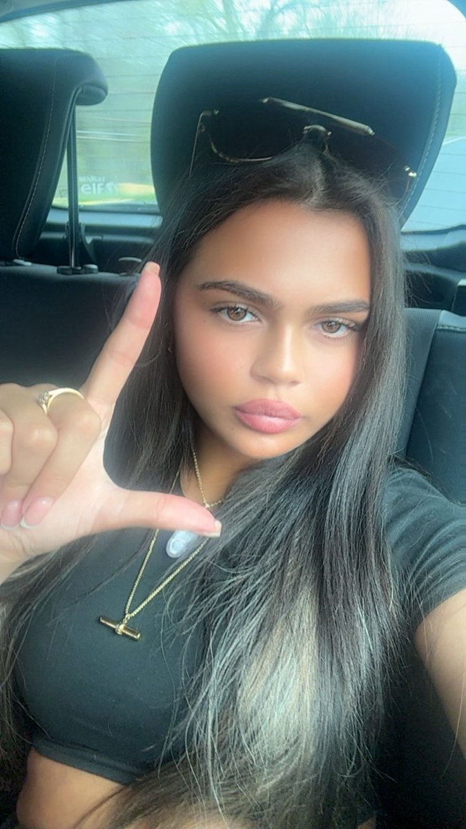 ebbyangel222's tweet photo. loooooooserrrrrr 😭😂😈

who’s paying me today 🐷💸 
i’m money hungry 🤑 

paypig findom finsub moneyslave footworship cashslave loser paypiggy spoilme bratty teen https://t.co/zQy6OQ7HDo