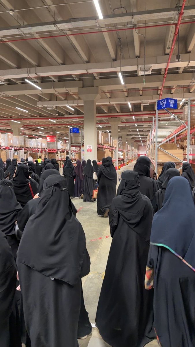 صناعيو المستقبل tweet media