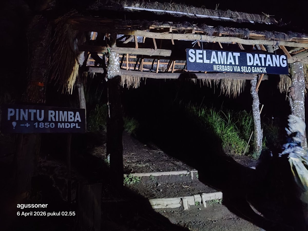 agusoner92's tweet photo. Merbabu via Selo Gancik https://t.co/XyidNCAuVF