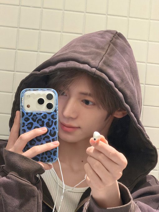 #thereafter tweet media