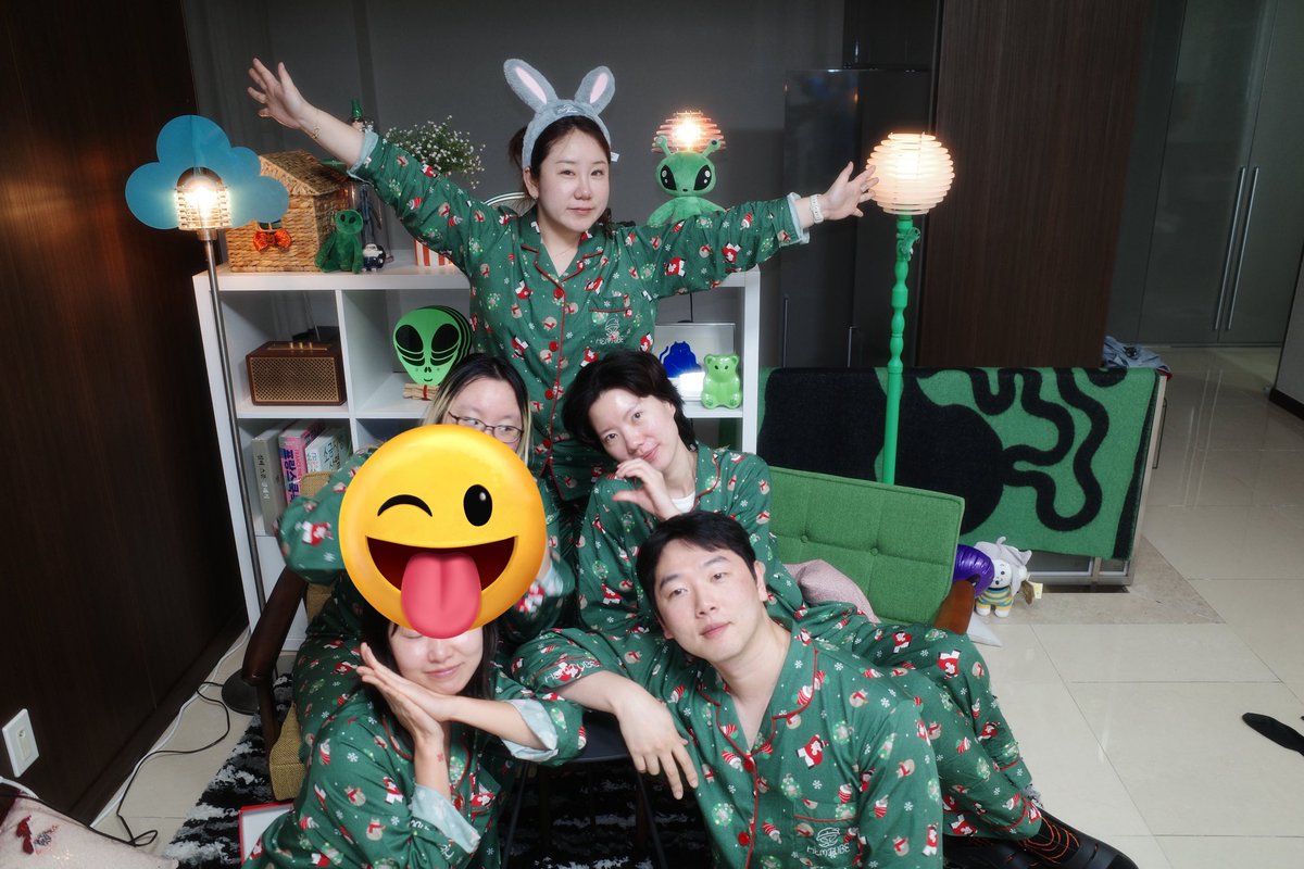 fresh_bizzy's tweet photo. 부활절기념 크리스마스 브이로그
 https://t.co/5P4qvipzbY https://t.co/BA6rVaggVK