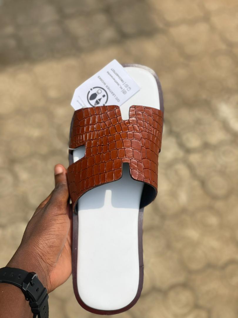 LeatherOc's tweet photo. I make footwear for a living outside X. 

I hope you help me push my brand if the algorithm brings this to your TL. 

Whatassp: +2348034607527 https://t.co/hRQDBQOGOh