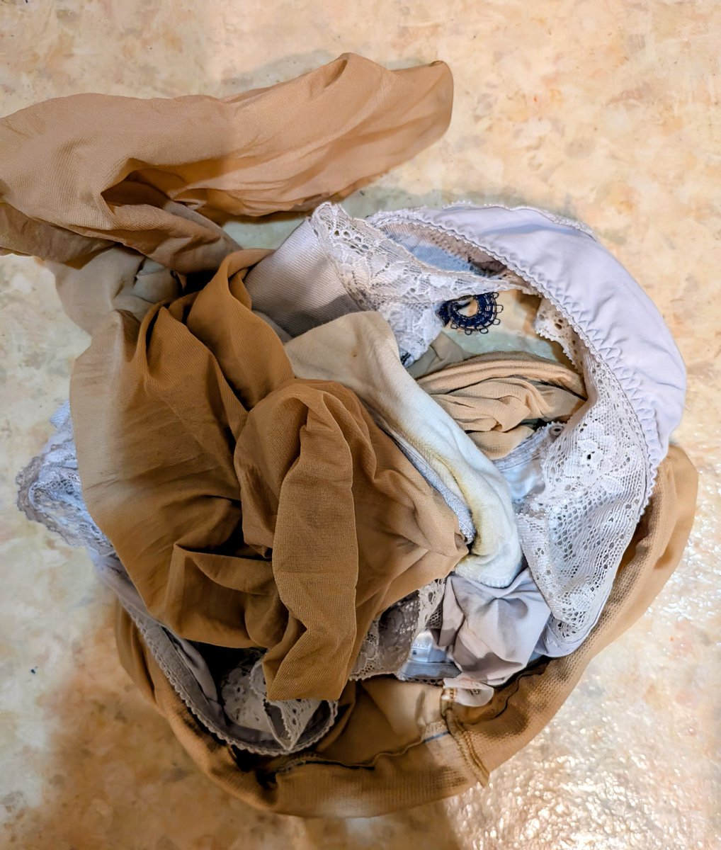 しおりん tweet media