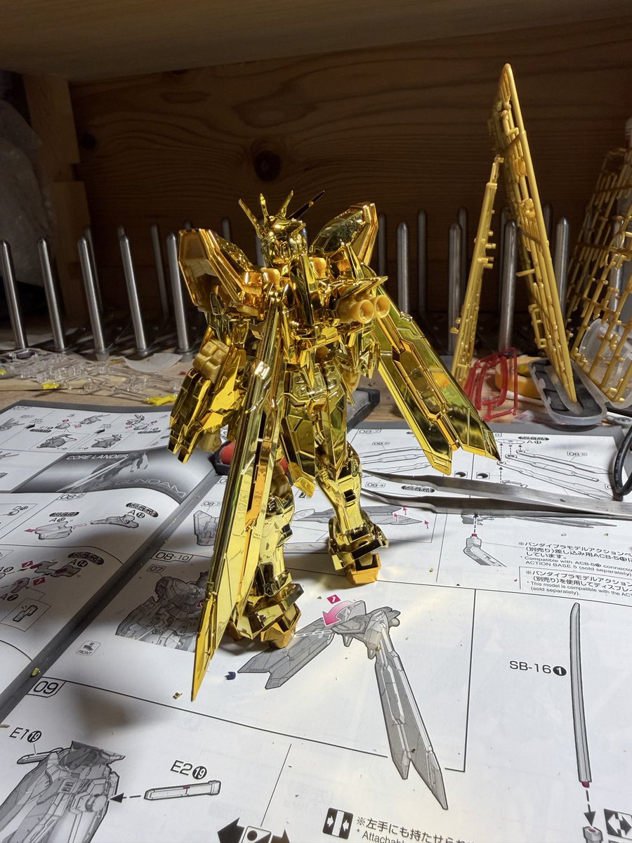 dangaiou's tweet photo. 今日のガンプラ制作！
コアランダーが完成したので合体！
RGゴッドガンダムハイパーモード完成です！
コアランダーの排熱フィンの軸がメッキ塗装のせいでかなり硬かったので削ったりヤスったりで時間かかったぜ😅
#ガンプラ
#RGゴッドガンダムハイパーモード
#ガンプラ大好き
#流派東方不敗 https://t.co/yH0aLPGbna