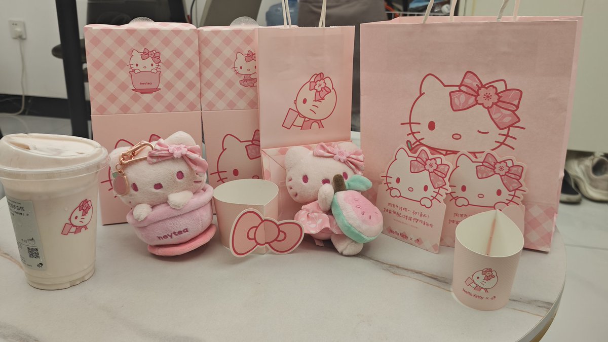 🌸💖 Heytea × Hello Kitty コラボ あの大人気コラボの限定グッズが