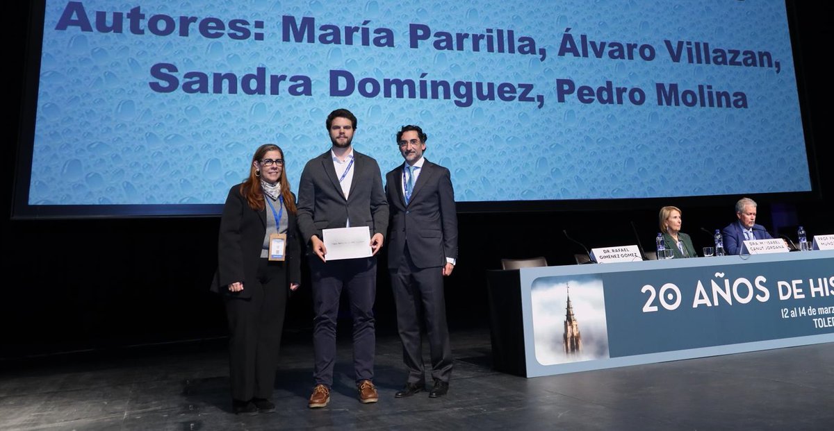 HUVMacarena's tweet image. 🔝 ¡Enhorabuena! Profesionales de la Unidad de #Glaucoma de nuestro @OftalmoMacarena han logrado el primer premio 🥇a la mejor comunicación en el último congreso nacional de #glaucoma 👀

El trabajo premiado aborda el tratamiento quirúrgico de glaucoma con #cirugía mínimamente