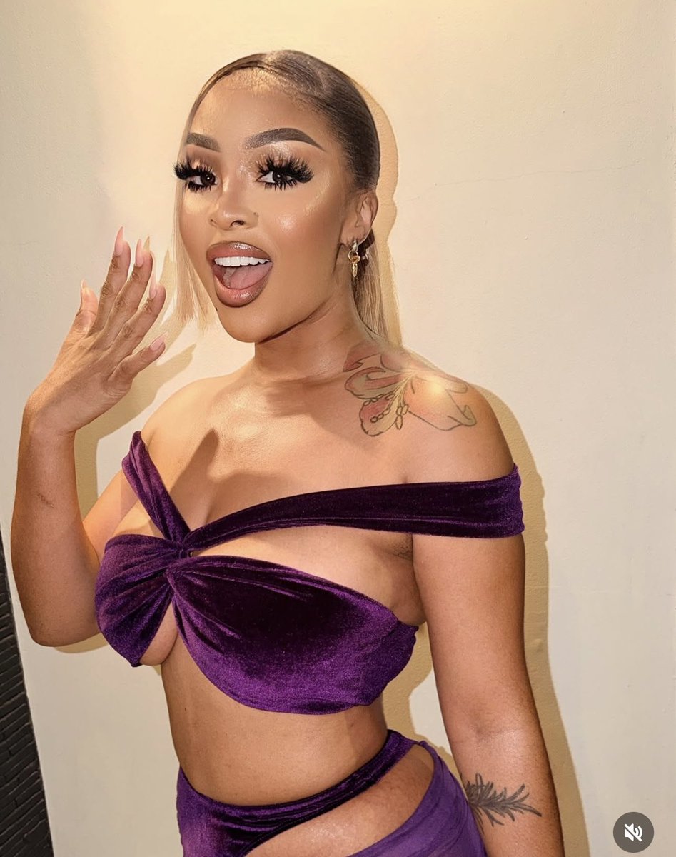 Salties_unmasked tweet media