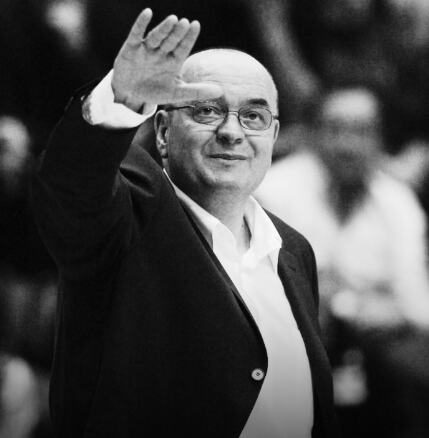 Mislim da sam 10x krenuo nešto da pišem i svaki put obrisao jer nije dovoljno dobro da pokaže koliko mi znači.

Zato samo jedno veliko hvala.