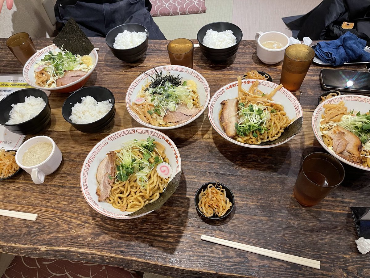 見学に来てくれた新入生と稽古後にご飯に行きました！来てくれた方、本当にありがとうございます。
来てくれた新入生にはご飯をご馳走するので、是非お気軽にお越しください！
#春から早稲田 #インカレサークル　#能楽サークル