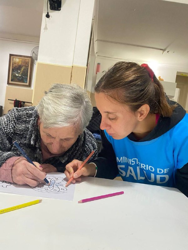 📍 #RoquePérez | Salud y comunidad en el Hogar de Adultos Mayores 👴👵

Nuestras promotoras celebraron el #DíaMundialDeLaSalud junto a 43 residentes con una jornada de:
🧠 Estimulación cognitiva
💪 Motricidad fina y gruesa
💬 Espacios de escucha y reflexión

¡Seguimos cerca! 💙✨