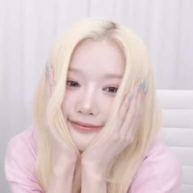 YOOYEON GLOBAL🐰 tweet media