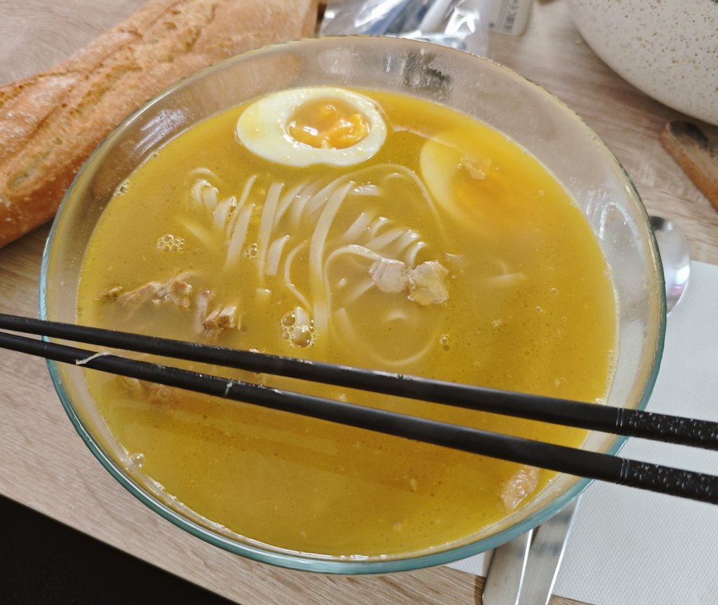 SnatDVD's tweet photo. El ramen que hace la que te cuento 🤤🤤🤤 https://t.co/UM106mBSLo