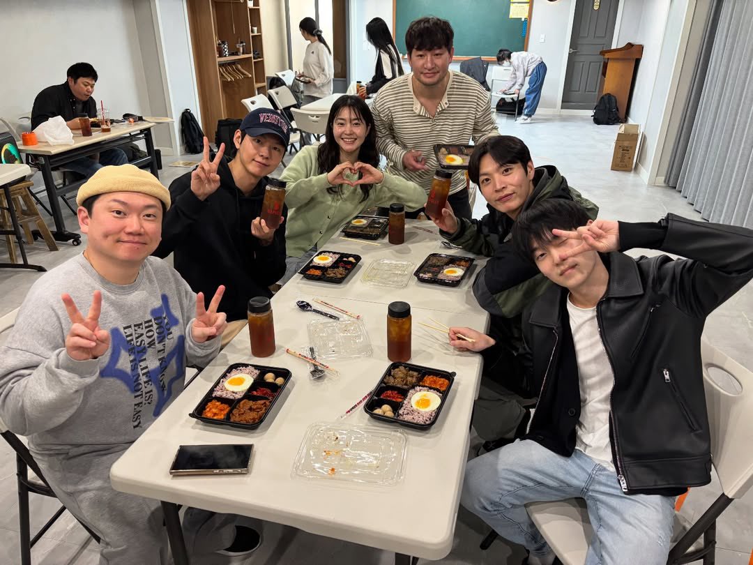 웃는 거 너무 이쁘당,,, 🥹🤍🤍