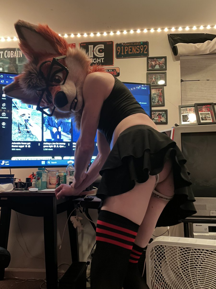 That fox butt AD🦊🍑😈🔜 @ FWA tweet media