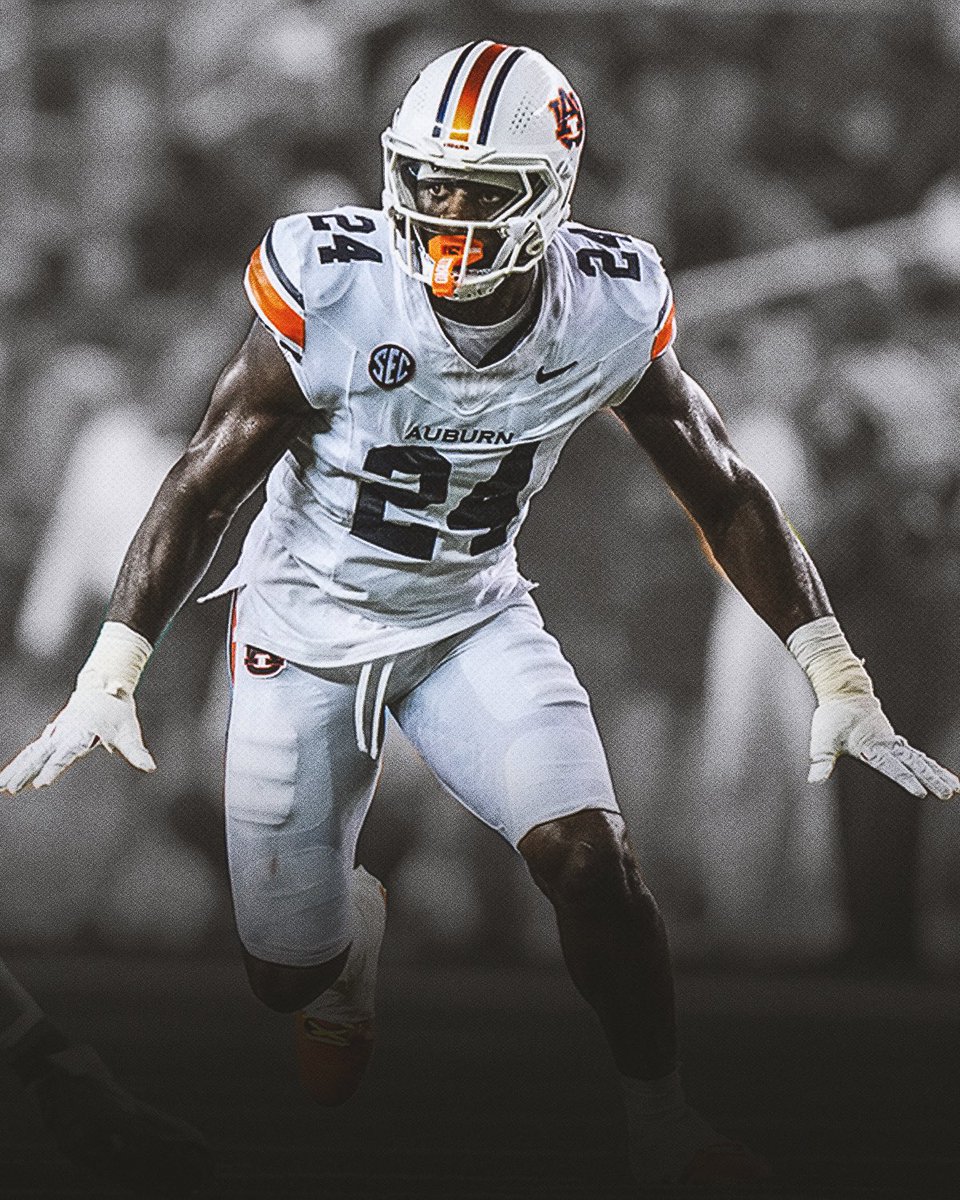 AryePulliNFL's tweet image. Source: The #Panthers are hosting Auburn pass-rusher Keyron Crawford on a pre-draft visit today.

Crawford is THE busiest prospect I’ve discovered so far during this cycle. He has well over 10 visits — plenty of interest.