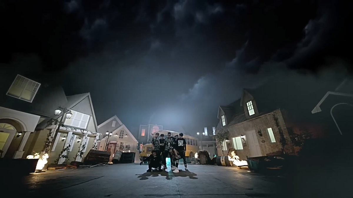 intro:night 🧭 tweet media