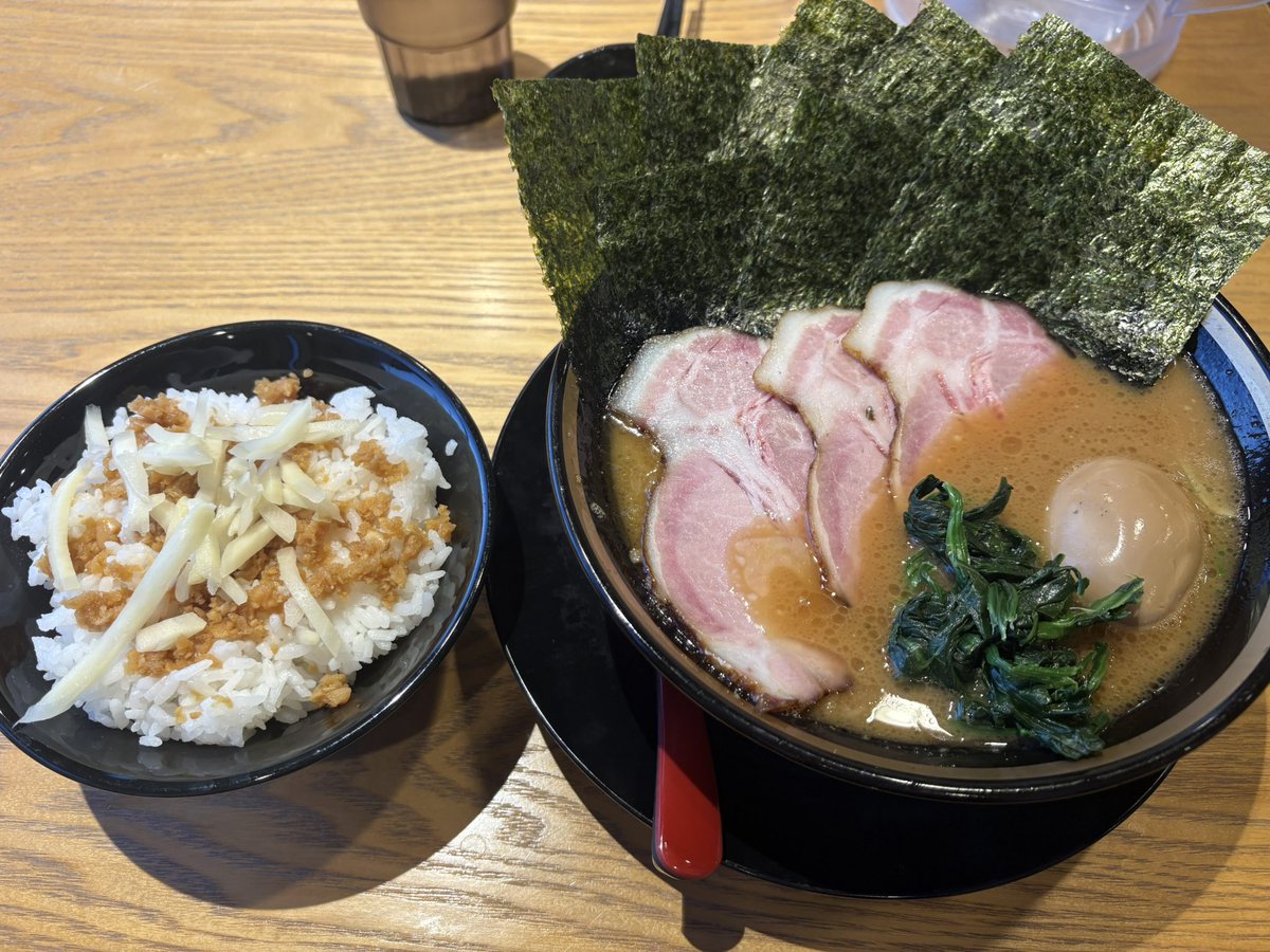 ✧*̣̩アデリー⋆̩☽⋆゜ tweet media