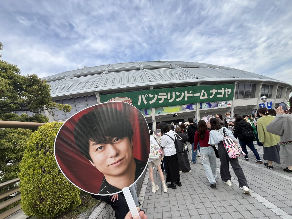 naokari0501's tweet photo. 2026.4.6
嵐ラストライブ名古屋行ってきた😭
席が翔くん側だったから隣の翔担の方と良かったねと言い合ってた😭
涙も我慢出来なかったけどとても楽しく笑顔になれるラストだったよ
ありがとう嵐💚💜💛💙❤️ https://t.co/Lt2JRzMoIV