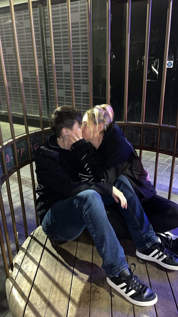 Linzi 🖤🤍 tweet media