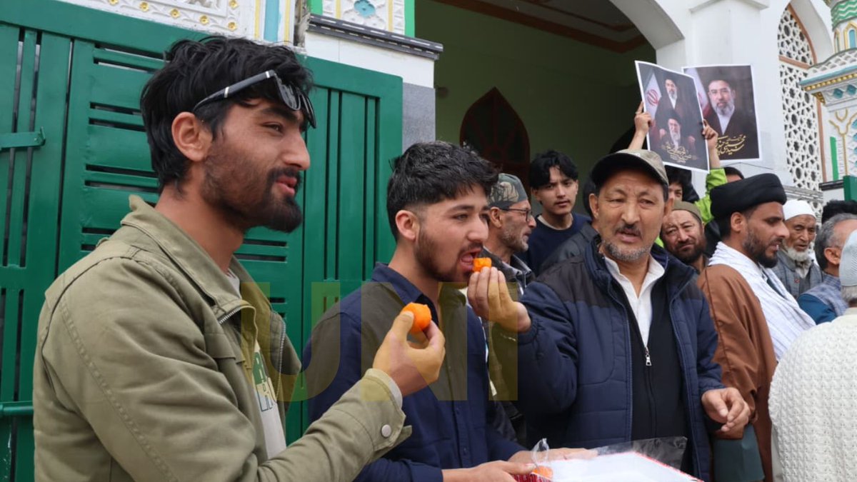 UNI_Photos's tweet image. In Photos | Members of the Shia community in Jammu welcomed reports of a ceasefire between the United States and Iran, expressing relief over easing tensions.

📸: Aman Sharma/UNI

#JammuAndKashmir | #ShiaCommunity | #UnitedStates | #Iran | #CeaseFire | #UNI
