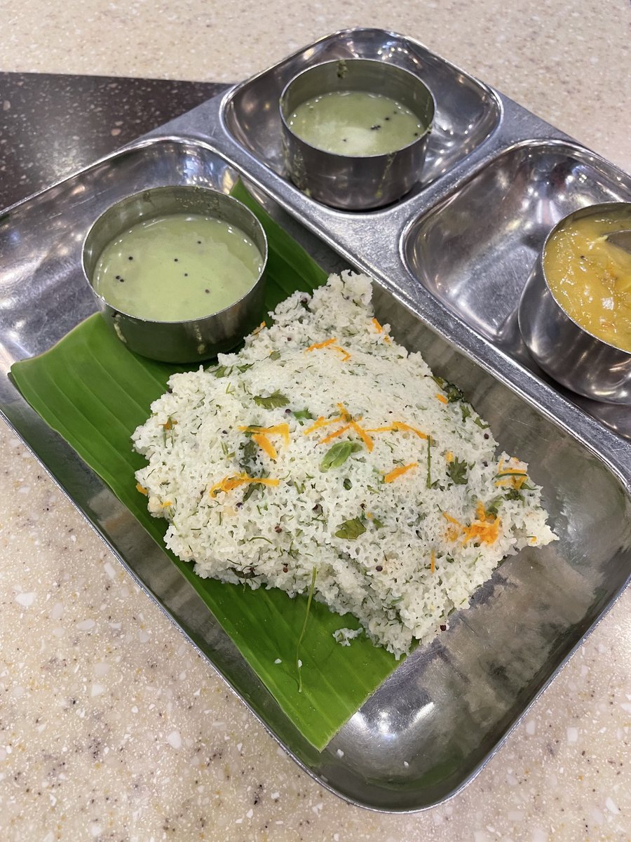 vinaykashy's tweet image. Rave idly has dill leaves! (ಸಬ್ಬಸಿಗೆ ಸೊಪ್ಪು ) i was so excited for this that i got two cups of chutney 😭😭😭