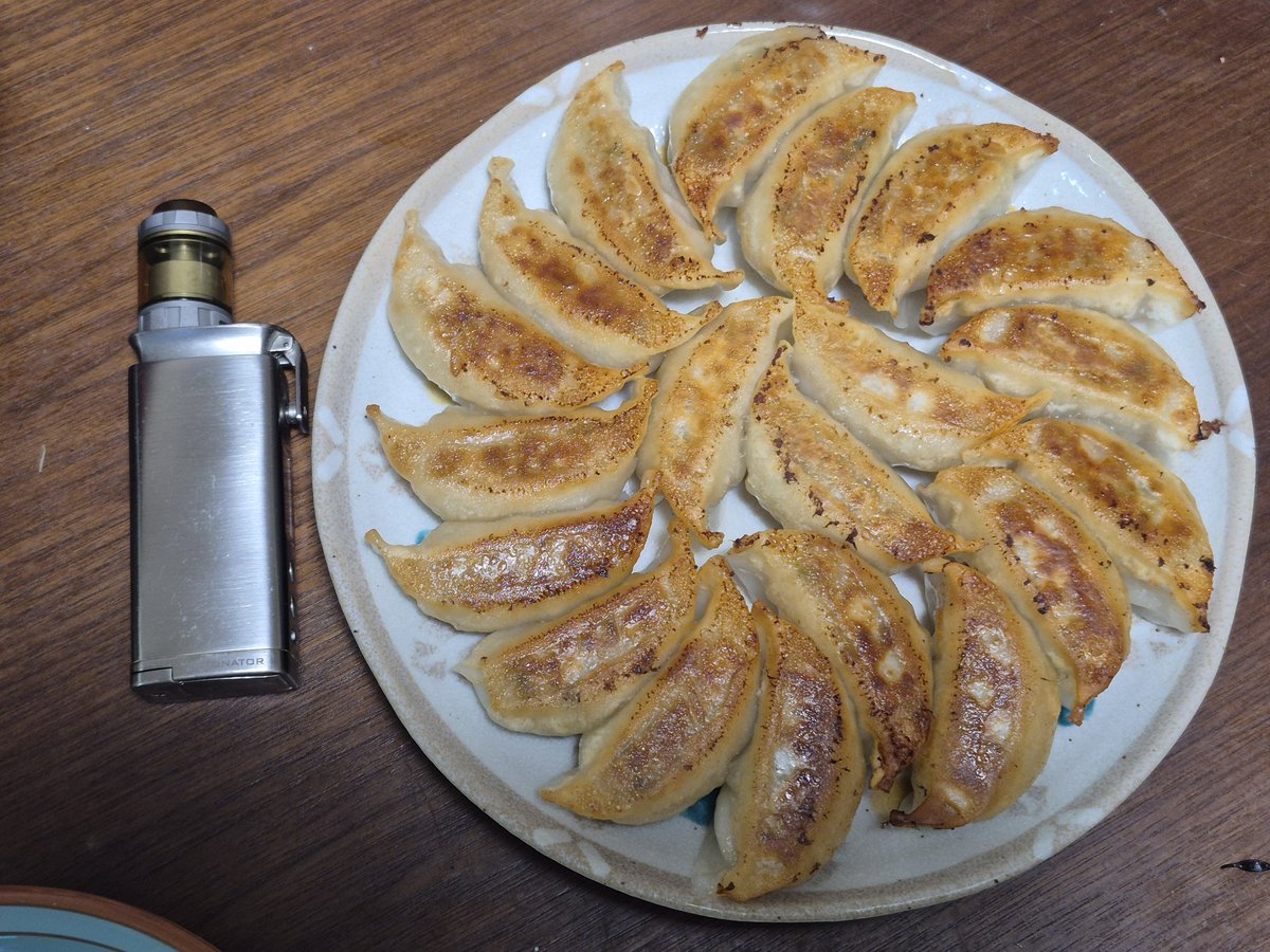 waco_cf's tweet image. 完全食、それは餃子。
餃子に生まれたい。美味しすぎる。

#餃子 #vape