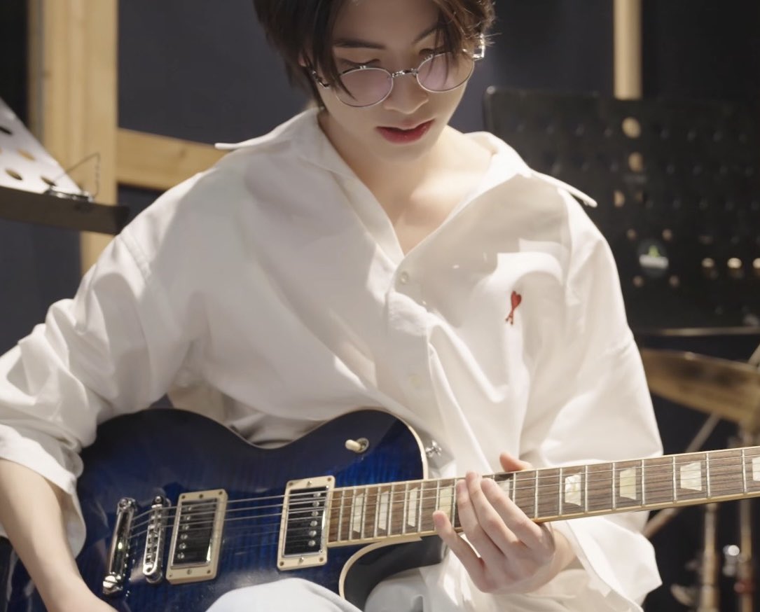 𝑻𝒉𝒖𝒓𝒔𝒅𝒂𝒚𓂃⋆ tweet media