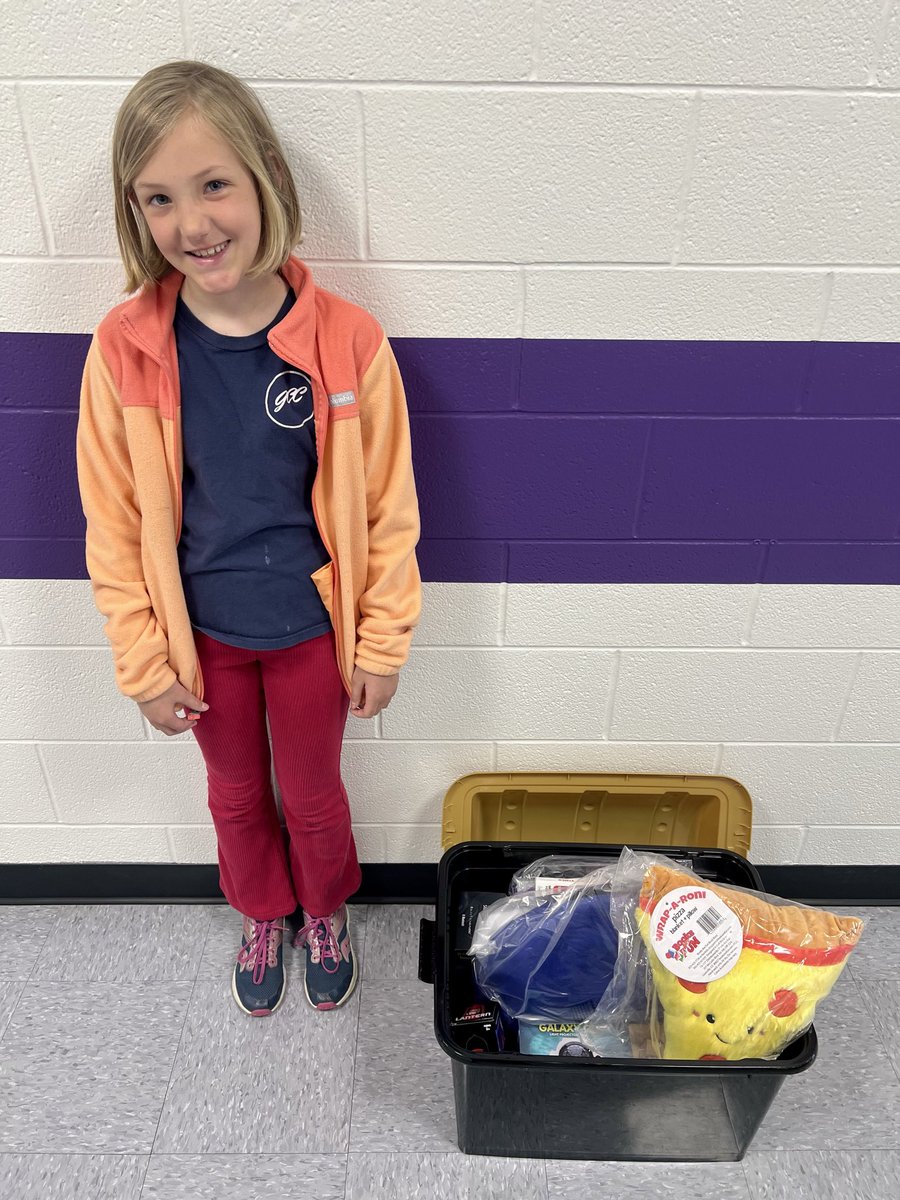 tz_school's tweet image. Our Epic Treasure Chest prize winner has been randomly selected. Congrats to Tessa! She is excited about her treasure chest full of prizes!#BookBlast