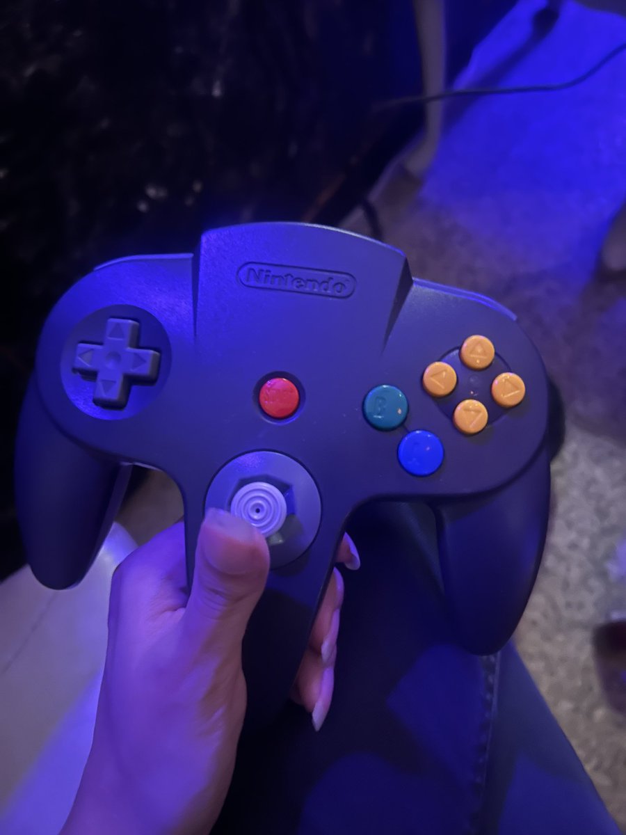 リリ👾 tweet media