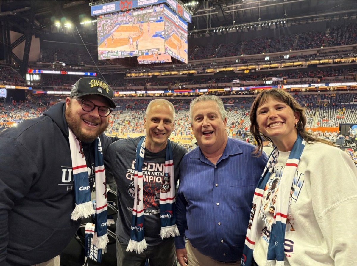 chrisjfarrow's tweet image. Another amazing UConn #MarchMadness run. I was able to connect with so many family &amp;amp; friends on #FinalFour weekend in my hometown.  Congrats Michigan.