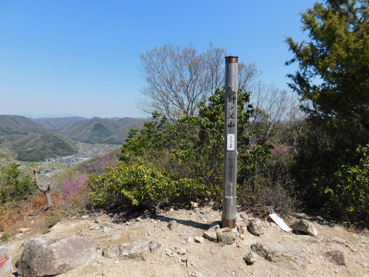 和気町の和気アルプスへ。
低山ながらアップダウンあり、展望よし、露岩・ザレ場ありでアルプス感は想像以上にあって楽しめた。