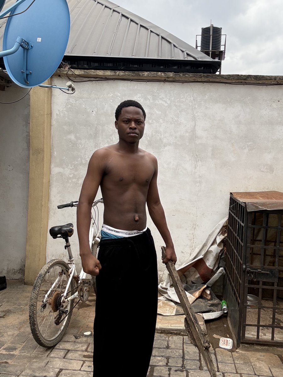 Humour_king tweet media