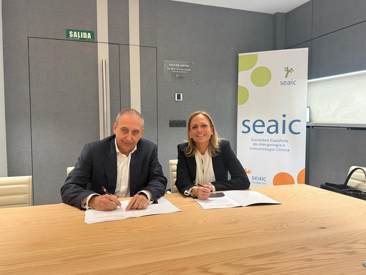 SEAIC_Alergia's tweet photo. 🤝 La SEAIC y @GrupoCTO firman un convenio estratégico para impulsar la Formación Sanitaria Especializada en #Alergología.

Con el objetivo de garantizar una #docencia de alta calidad y fortalecer el papel del alergólogo en el sistema sanitario (#SNS).

👉🏻 https://t.co/XB7uKytMr8 https://t.co/Y0TjuSrfJ1