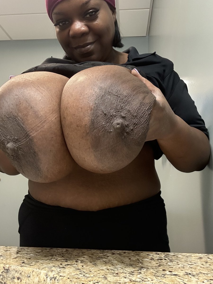 MsChocolitt♋️ tweet media