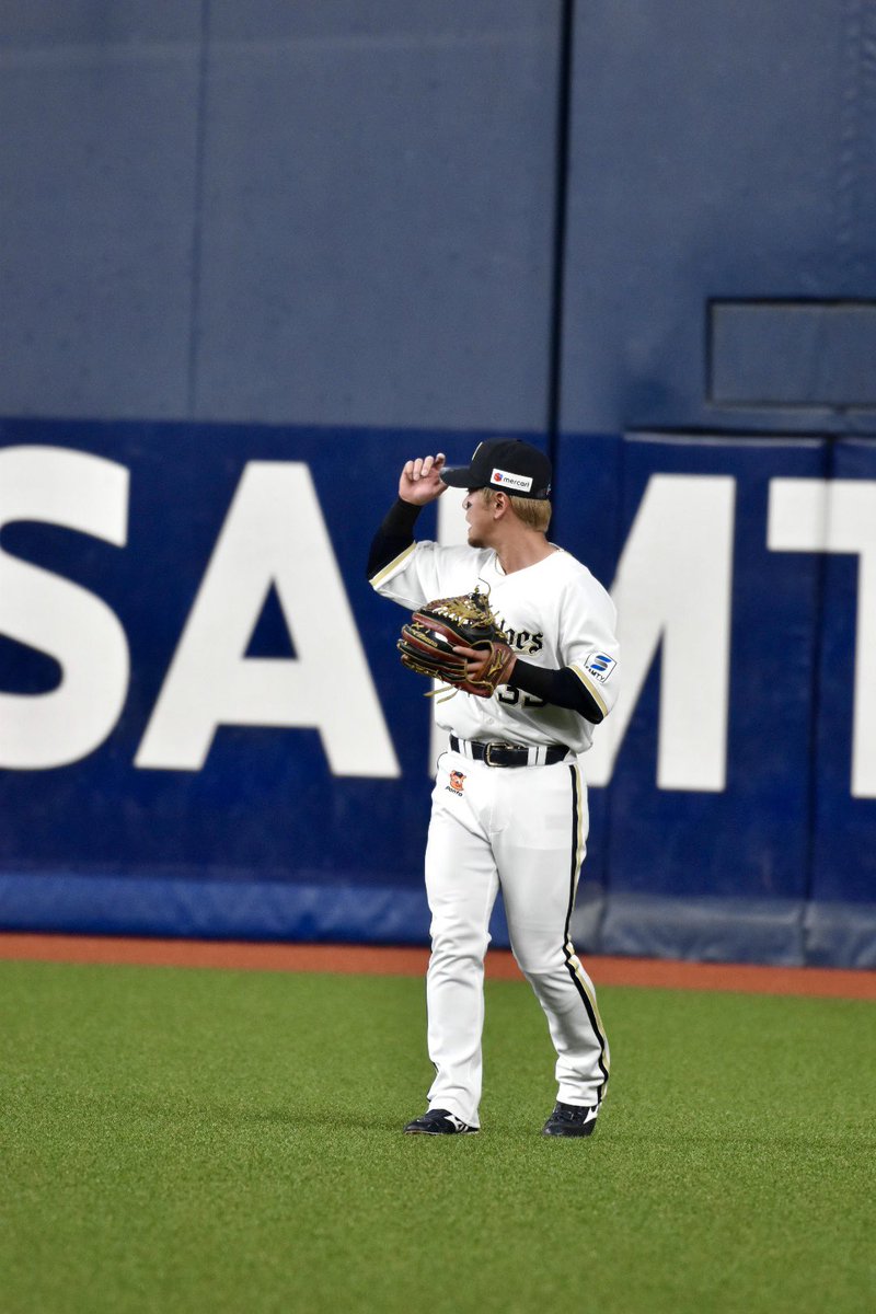 こーしー tweet media