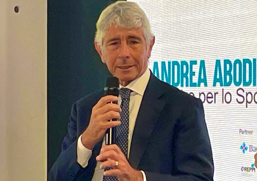 NicoSchira's tweet image. Ministro Sport #Abodi: “#Conte CT? È un grande allenatore, spetta alla FIGC e al #Napoli valutare la possibilità. Sta facendo un lavoro straordinario a Napoli: poi saranno lui, #DeLaurentiis e la #FIGC a valutare cosa fare. Conte è una grande persona e un grande allenatore”