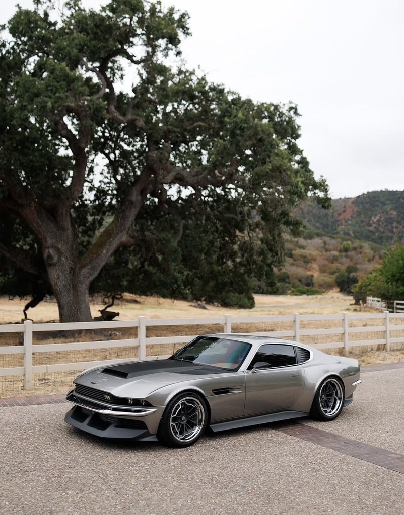 Car Grails tweet media