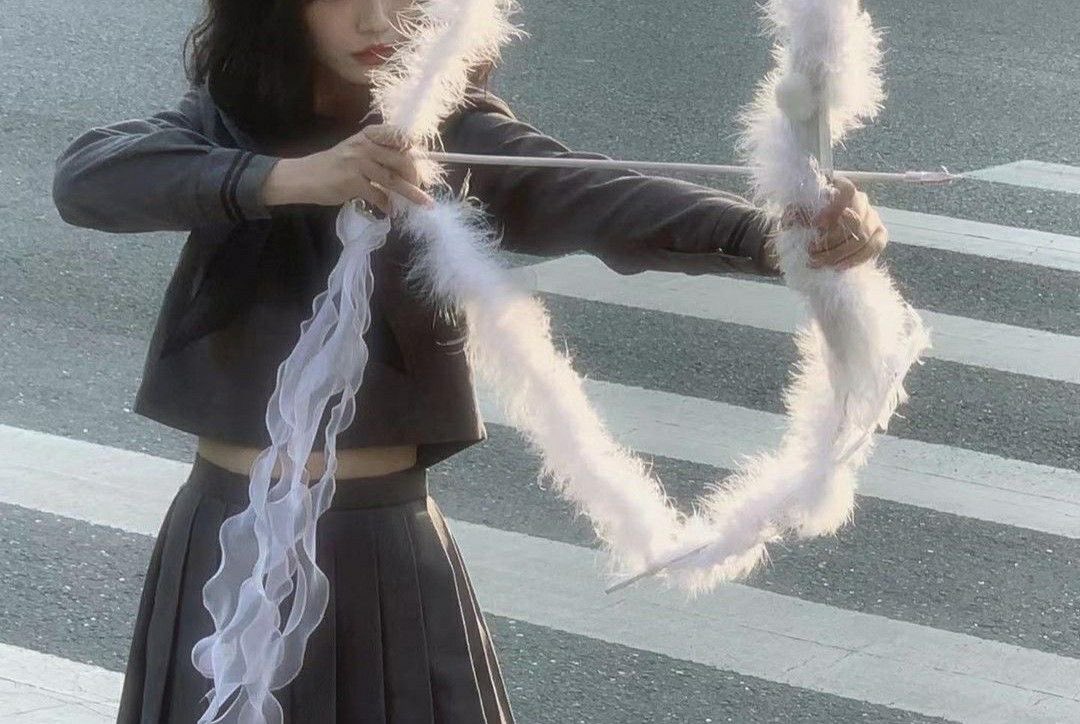 djo girl tweet media