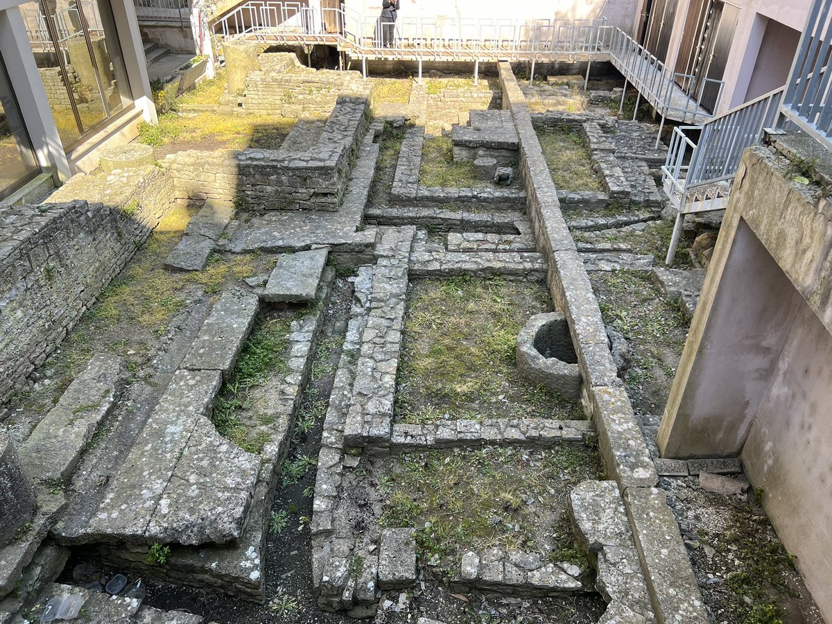 RomaPete's tweet image. On the trail of the Roman Empire in Pula. The Temple of Augustus, the House of Agrippina, so-called because a statue believed to be of Agrippina the Younger was found there, a spectacular mosaic next to a driveway, and the Arch of the Sergii, named for a prominent local family.