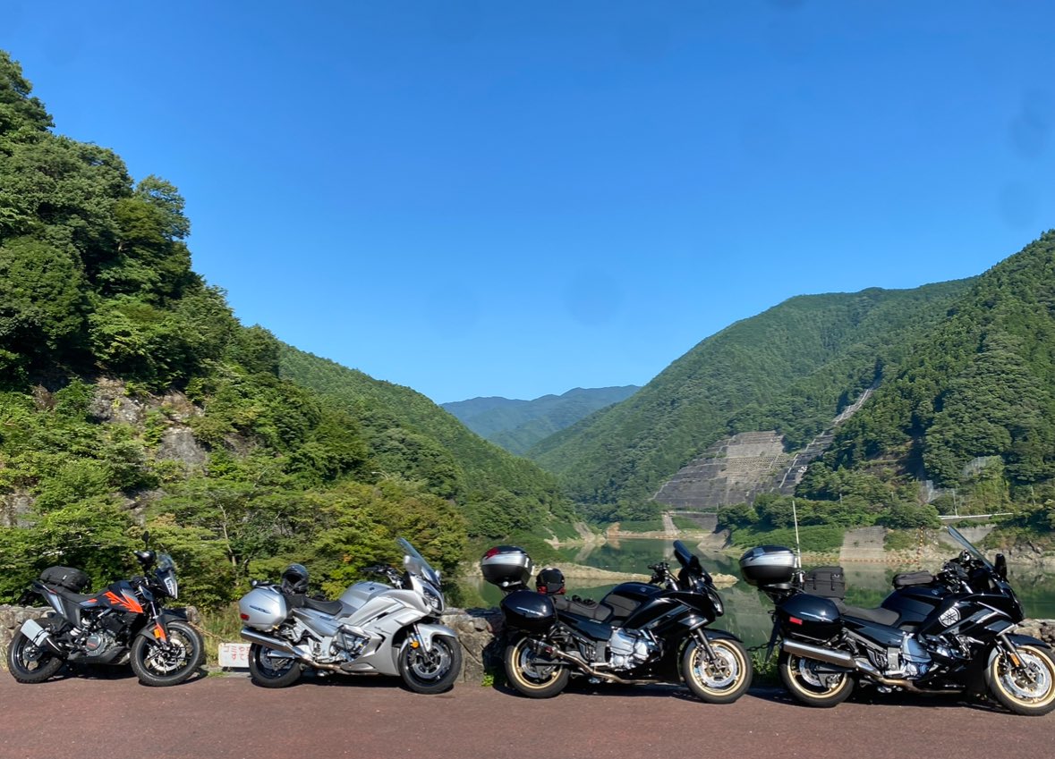 たかすけ tweet media