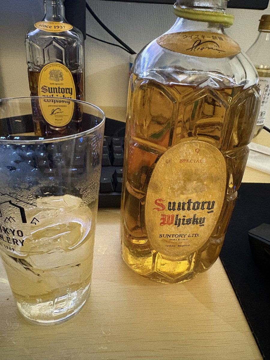 efty0128's tweet photo. 特級角楽しみで開けたのに金属感強いチオビタみたいな味でバカだるいw https://t.co/e1cm0AHYrS