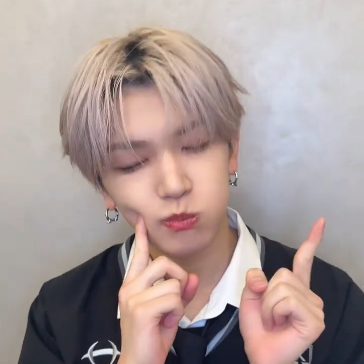 𝟖 𝟕 tweet media