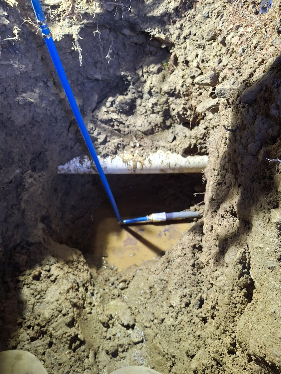 DoyleCRE's tweet photo. @IanJameson4 Copper water line riser popped at the 90. Replaced it with pex but it too the guys a fair amount of digging to locate it. https://t.co/v2CS0e9ORt
