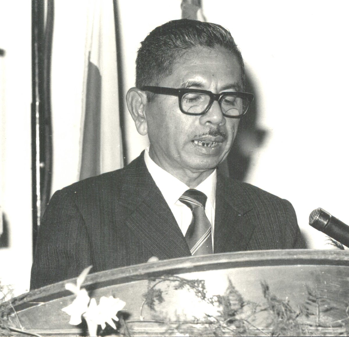 Potret Lawas tweet media