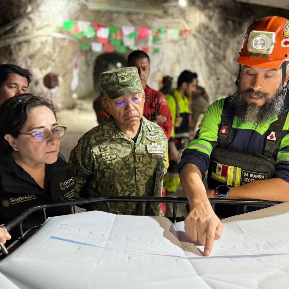 CNPC_MX's tweet photo. #ComunicadoCNPC | CONTINÚAN LABORES DE RESCATE EN LA MINA SANTA FE, SINALOA. https://t.co/VoQDfZfB7G
