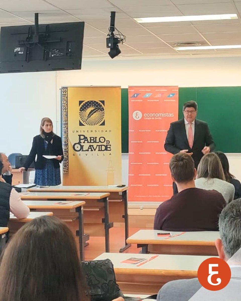 EconomistasSE's tweet image. No todo es blanco o negro; lo fundamental es la actitud ante cada experiencia. 📈✨

En la mesa redonda se destaca la importancia del esfuerzo: estudiar y trabajar para el futuro. «Sin sacrificio ni fracaso, no hay éxito». 💪🎓

#Economía #UPO